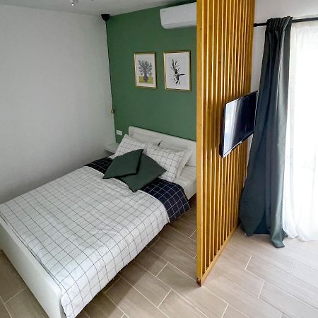 Modern Studio Overlooking Downtown มาคาร์สกา ภายนอก รูปภาพ