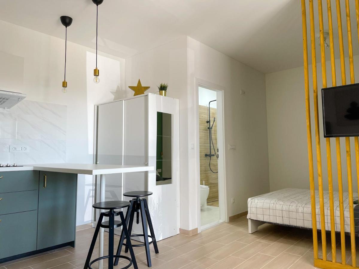 Modern Studio Overlooking Downtown มาคาร์สกา ภายนอก รูปภาพ